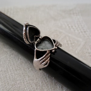 sterling poison heart ring - claddagh, secret compartment, heart in hands, heart opens, size 7