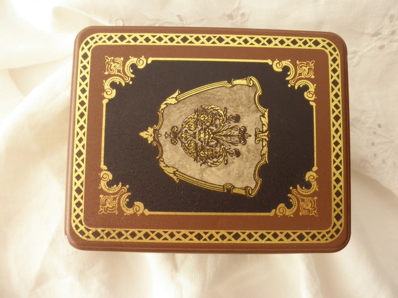 J candy gold small decorative tea TIN Clark Co L brown vintage