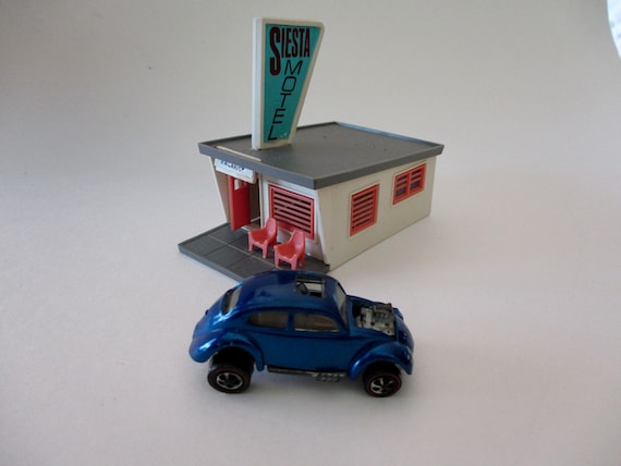 1967 Hot Wheels Custom Volkswagen: Metallic Blue Red Line Diecast