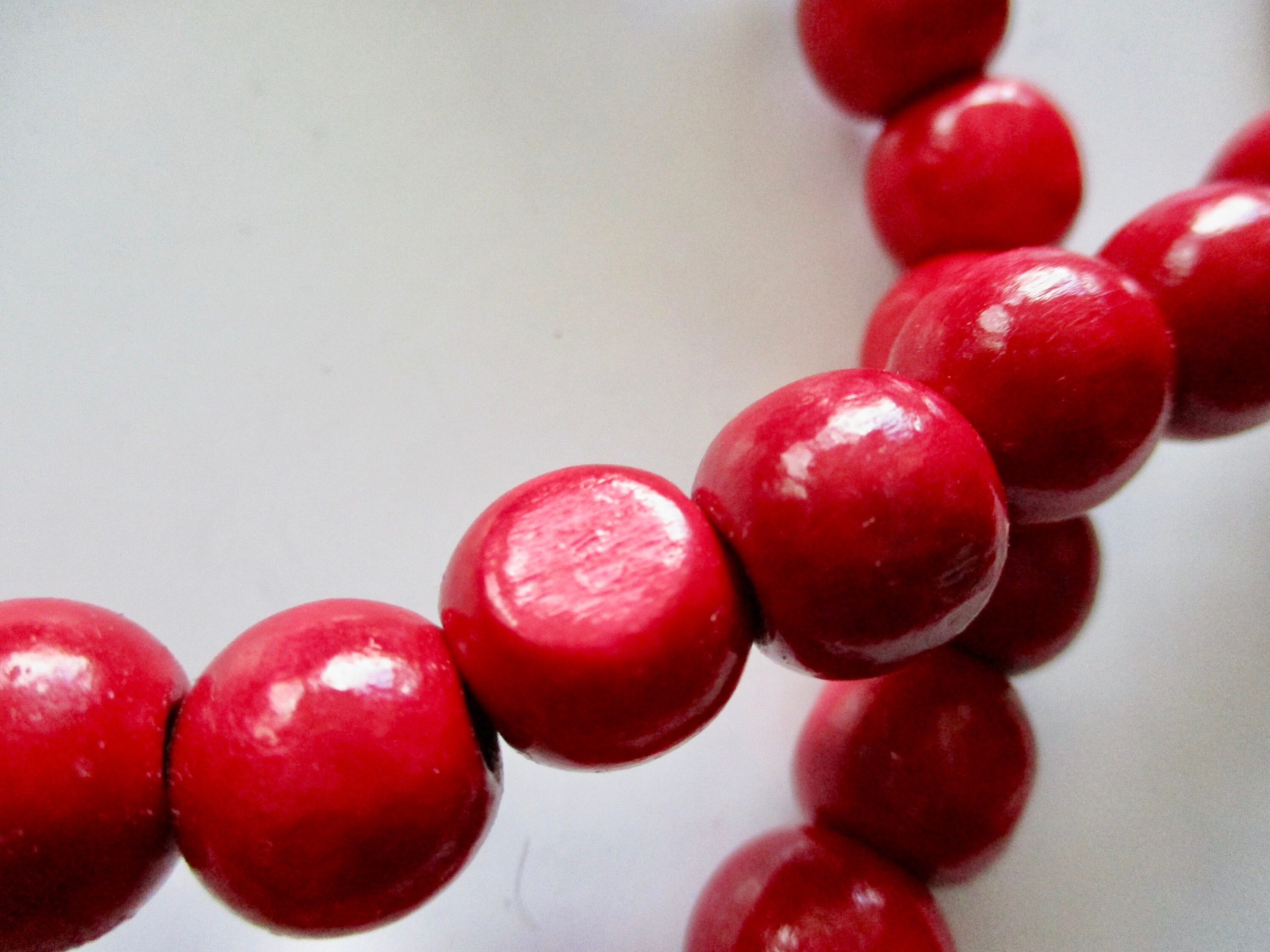 Vintage 9 Foot Long Strand of RED Wooden Bead Christmas Garland, Vintage  Christmas, Cranberry Garland, Country Christmas, Cottage Core 