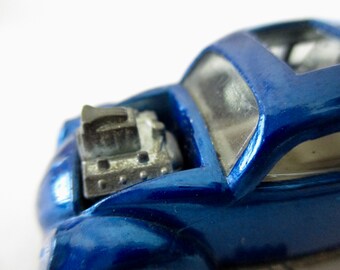 1967 Hot Wheels Custom Volkswagen: Metallic Blue Red Line Diecast