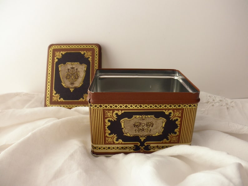 J candy gold small decorative tea TIN Clark Co L brown vintage