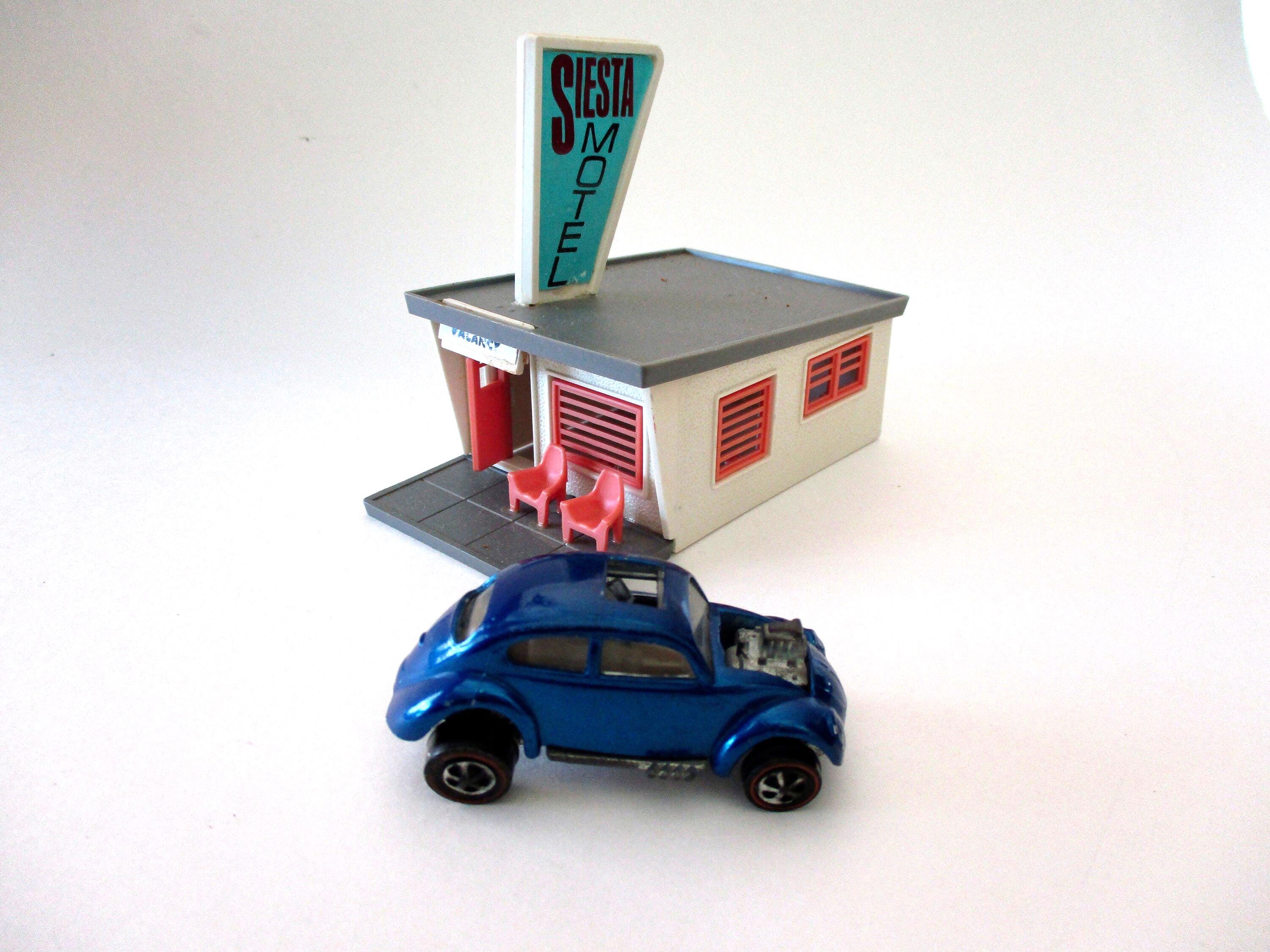1967 Hot Wheels Custom Volkswagen: Metallic Blue Red Line Diecast