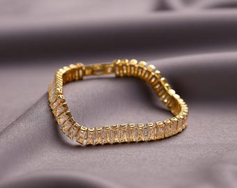 Baguette tennisarmband, guldfärgat rostfritt stål, glittrande zirkonlinje, brudklänning