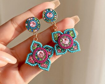 Färgglada bohemiska örhängen med statement-motiv, etnisk mosaikpärldesign, nickelfria