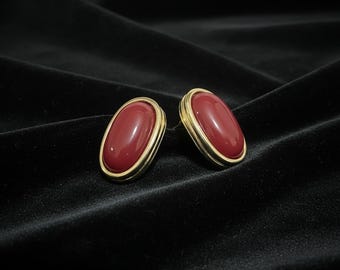 Vinröda ovala örhängen, guldramad cabochon, vinröda örhängen i vintagestil