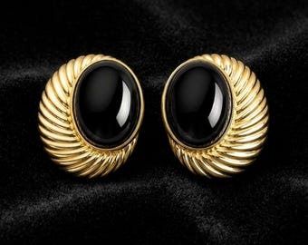 Fläktmönster Örhängen med Svarta Stenar i Guld | Örhängen med Örnstift | Vintageinspirerade Smycken