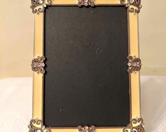 Edgar Berebi “amour” 7436 Enamel and Swarovski Crystals Picture