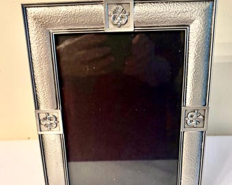 Vintage Silver Metal Fleur-de-Lis Picture Frame (5x7 Photo) – Ornate Tabletop Decor