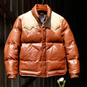 Handmade Sheepskin Leather Puffer Jacket: Men&#39;s Bomber Style