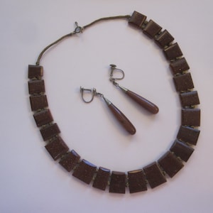 vintage goldstone necklace and screw back earrings - choker and teardrop earrings