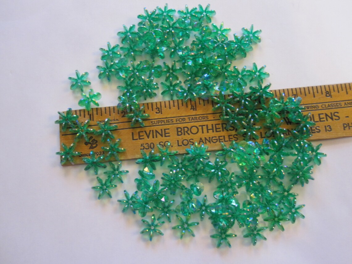 115 paddle wheel beads GREEN iridescent 17mm starflake Etsy