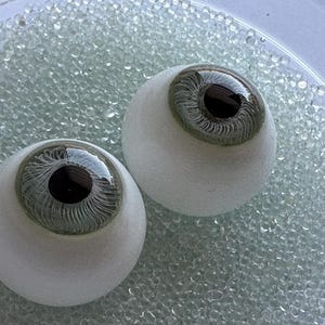 vintage glass doll eyes - 19mm blown glass round eyes, gray iris - hollow globe eyes - R19GY01