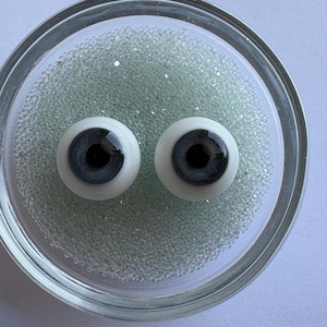 vintage glass doll eyes - 19mm blown glass round eyes, blue iris - hollow globe eyes - R19BL01