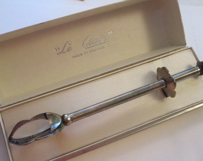 Vintage Le Crabe Mechanical Olive Grabber 7.125 Inches Sugar Cube
