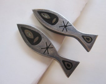 vintage Taxco sterling and onyx inlay fish earrings - mid-century modern design, screwback, signed