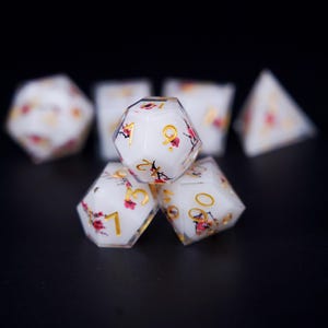 White Resin Plum Blossom Dice, Tabletop Game Dice, Flower Dice, Polyhedral Dice for RPGs, Polyhedral Dice, DnD Dice, Sharp Edge Dice