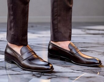 Zapatos de vestir formales para hombre, de cuero auténtico, color marrón, con punta redonda, hechos a mano.
