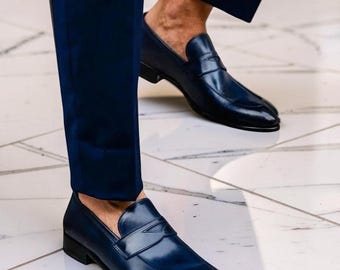 Zapatos de vestir tipo mocasín para hombre, hechos a mano, de cuero azul marino, ideales para la oficina.