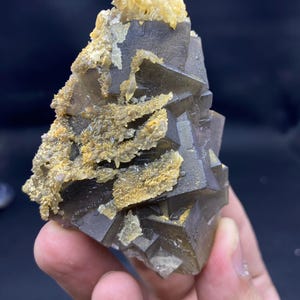158g, natürlicher kubischer Flourit kombiniert mit Calcit aus Belutschistan Pakistan