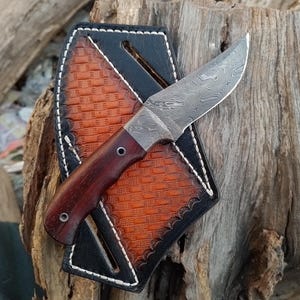 Ranch cowboy knife Damascus steel blade and red paddock handle - handmade genuine leather sheath Best gift for cowboys