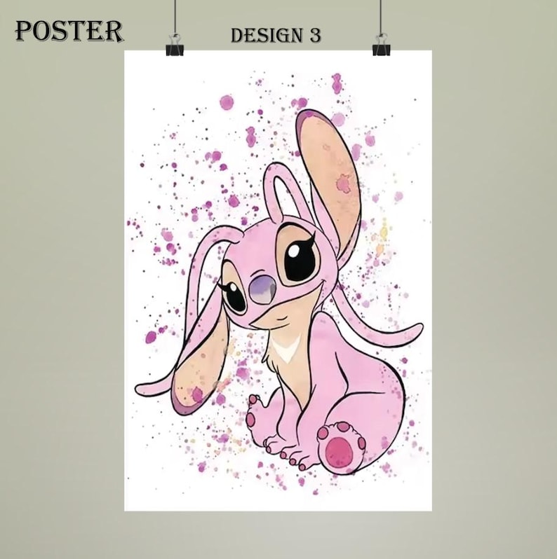 K&ouml;nnte beinhalten: Ein Poster mit einer rosa Cartoonfigur mit dem Text "POSTER" und "DESIGN 3". Die Figur hat gro&szlig;e schwarze Augen und lange Ohren. Der Hintergrund hat rosa und violette Aquarellspritzer.