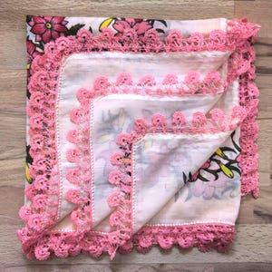 Vintage 90s Floral Turkish Oya Yazma: Crochet Lace Cotton Scarf