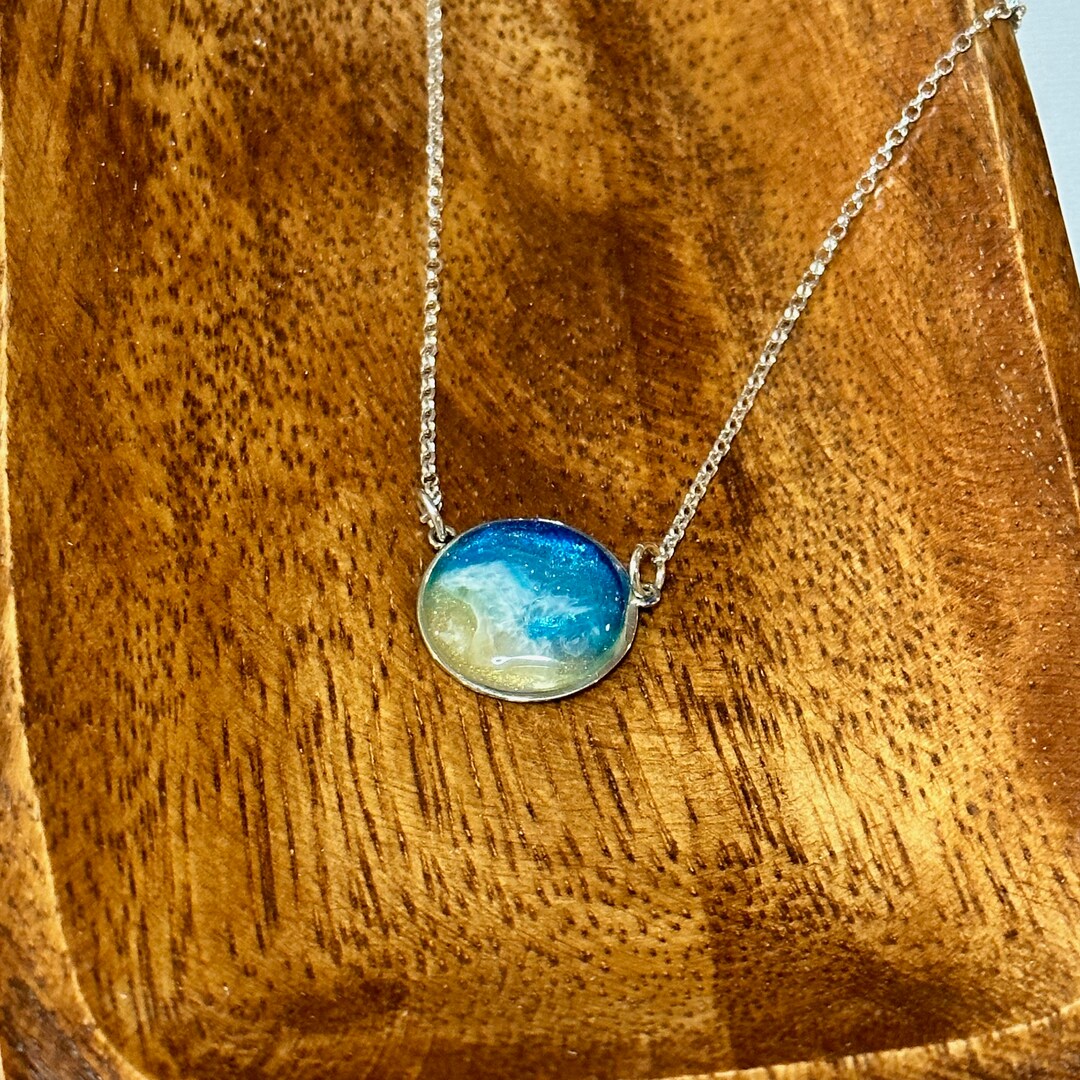 The Ocean Necklace-Fuchsia
