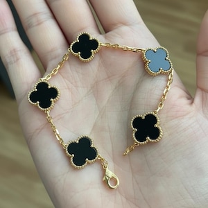 Van Cleef & Arpels Vintage Alhambra 18k Gold 5 Onyx Motif Bracelet Box Bag Cert