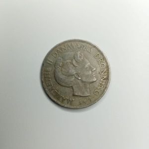 デンマーク 5クローネ 硬貨 デンマーク硬貨【5クローネ(1991年) 1枚】約28mm - メルカリ