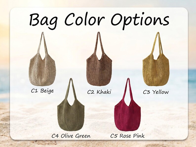 Pu&ograve; includere: L'immagine mostra cinque borse tote tessute in vari colori: beige, kaki, giallo, verde oliva e rosa. Ogni borsa ha un lungo manico. Il testo "Bag Color Options" &egrave; in alto.