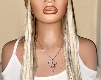 Blonde / Brown  Straight Hair Headband Hairstyle:       23 Inch Synthetic Hair, Tam included