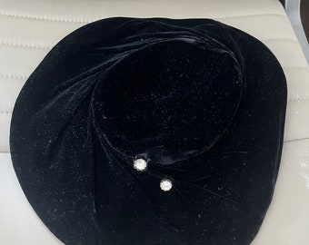 Vintage La Rose Velvet Hat with Rhinestones. 1950s Era, Black Velvet, Dressy Hat, Party Wear, Retro Accessories, Excellent Vintage Condition