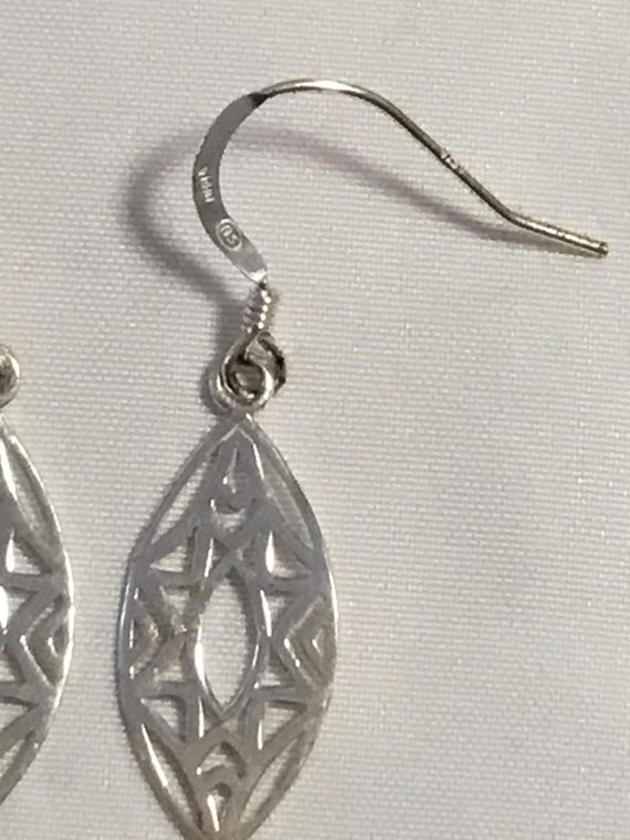 Sterling Silver Oval Leaf-Star Pattern Dangly Pie… - image 2