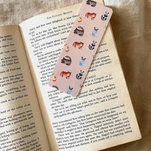 Cute Cat Bookmark for Book Lovers and Readers Grey Tabby Cat Design for Cat Lovers Stationery Fans and Thoughtful Gift Ideas