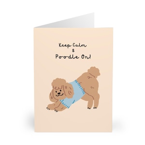 Carte d'anniversaire drôle de caniche brun Gardez votre calme et caniche sur une carte de voeux pour les amoureux des chiens et les propriétaires d'animaux de compagnie Merci ou juste parce que cadeau