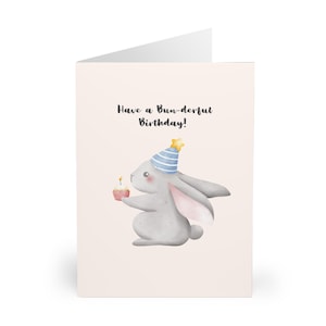 Divertida tarjeta de cumpleaños de conejito Conejo sosteniendo una magdalena Linda tarjeta de felicitación con juego de palabras para los amantes de los conejos Divertida tarjeta de cumpleaños de animal para él o ella