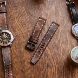 Handmade Vegetable Waxed Pull Up Leather Watch Strap | Crazy Brown, Quick Release Pins (20-24mm)