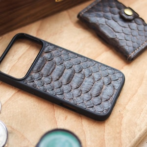 Capa para celular MagSafe em couro de píton | Couro exótico | Capas duráveis de alta qualidade
