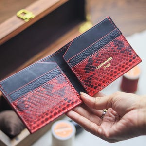 Cartera plegable de piel de pitón para hombre / Cartera exótica premium / El mejor regalo para él / El mejor regalo de aniversario / Piel de pitón roja veneciana