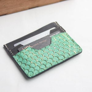 Cartera de piel de pez tilapia exótica de primera calidad hecha a mano a medida de Augustus - Verde espuma de mar