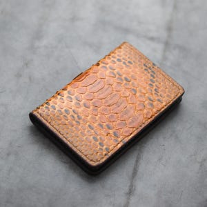 Porte-cartes à deux volets fabriqué à la main en peau de python haut de gamme / Artemus - Brun cuivré