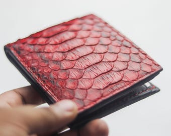 Wynton - Cartera plegable de piel de pitón hecha a mano en rojo veneciano