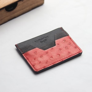 Porte-cartes fait main sur mesure en cuir d'autruche exotique de qualité supérieure \ Augustus - Rouge classique