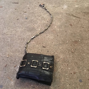 Cartera con cadena DARK STAR - Cartera de piel con cadena - Cartera de piel con cadena de dos pliegues - Cartera de piel para hombre - Cartera de dos pliegues