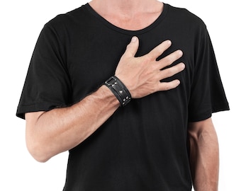 Men's Leather Cuff: Adjustable Leather bracelet - SQUARE RING CUFF by Jan Hilmer