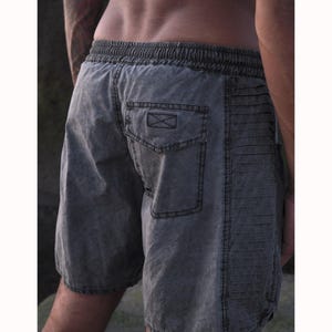 Tvättade grå surfshorts: Herr SUNSET BOARD Shorts från Jan Hilmer bild 3