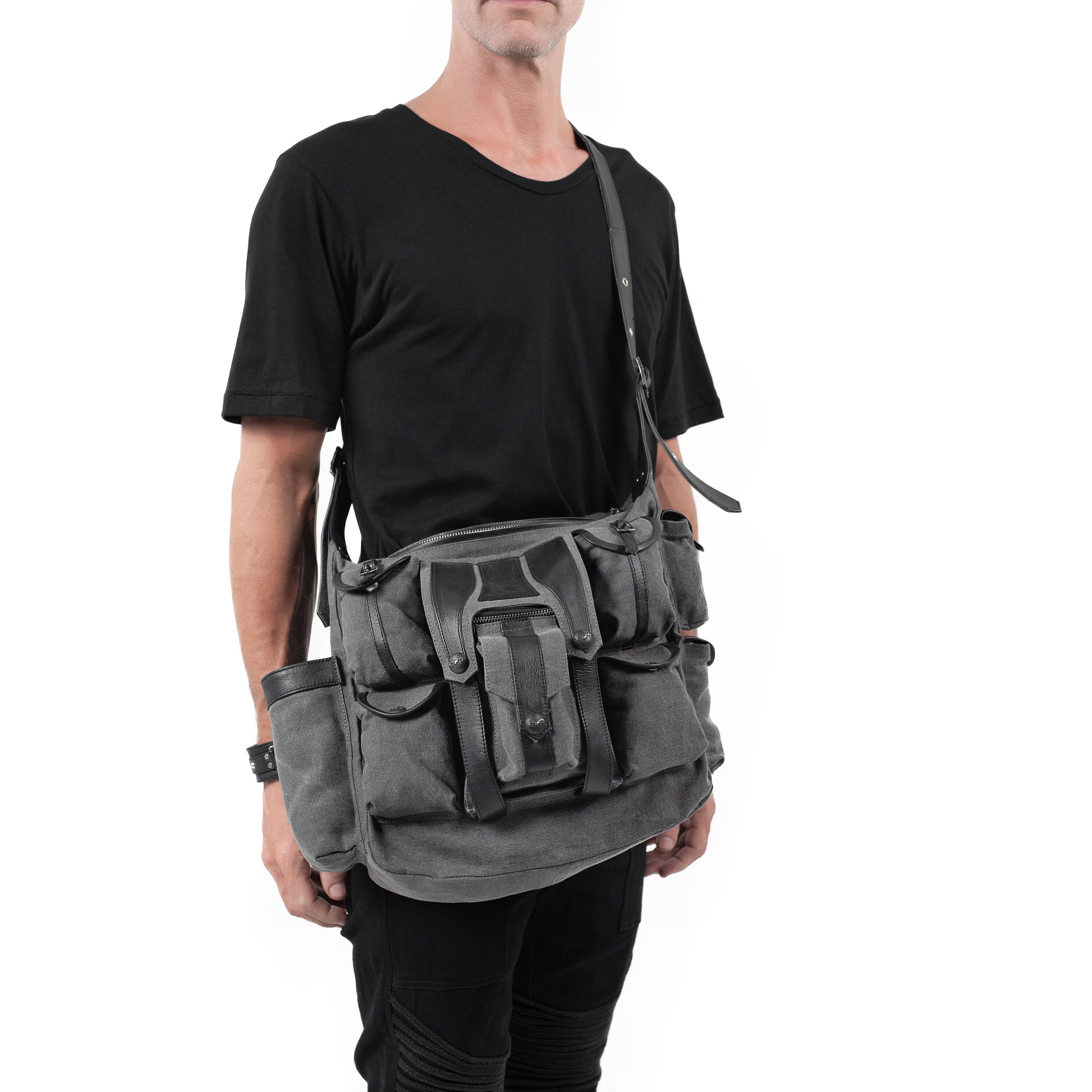 バッグ TOUGH Jeansmitn shoulder bag archive Men's tough shoulder bag Black Vintage Good Quality Body