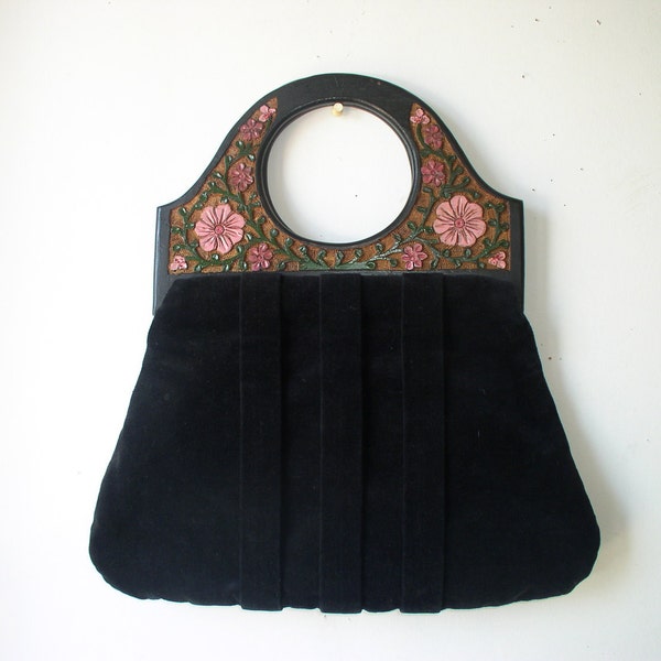 Vintage Handbag / Black Velvet Handbag with Carved Floral Wooden Handle