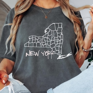 New York T-shirt, New York Skyline Canvas, New York City Shirt, Minimalist Shirt, Girlfriend Gift, tshirt Gift, Love Shirt, Gift Tee